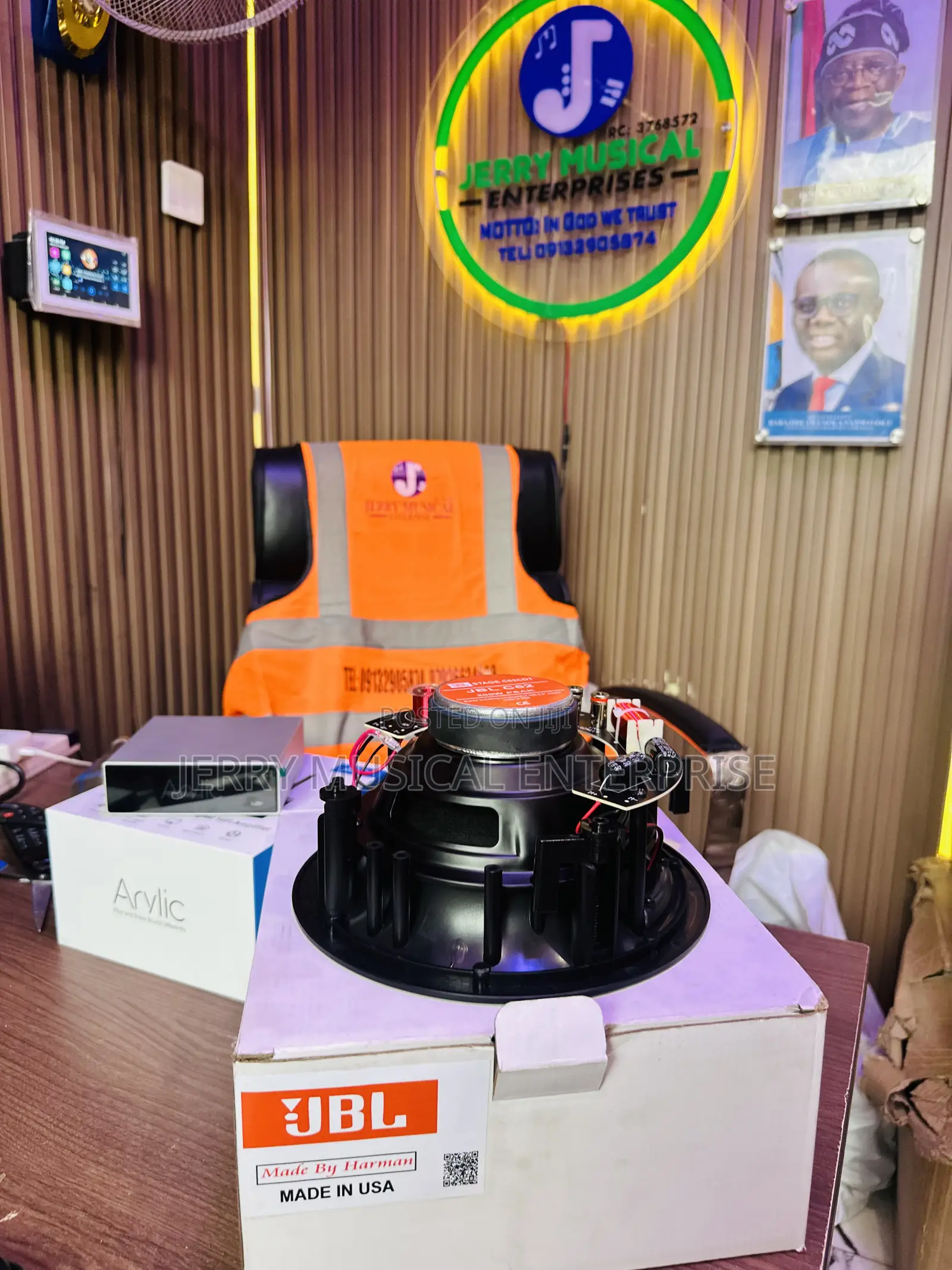Arylic Networks Stream Amplifer A50+ JBL in Ceiling SPK