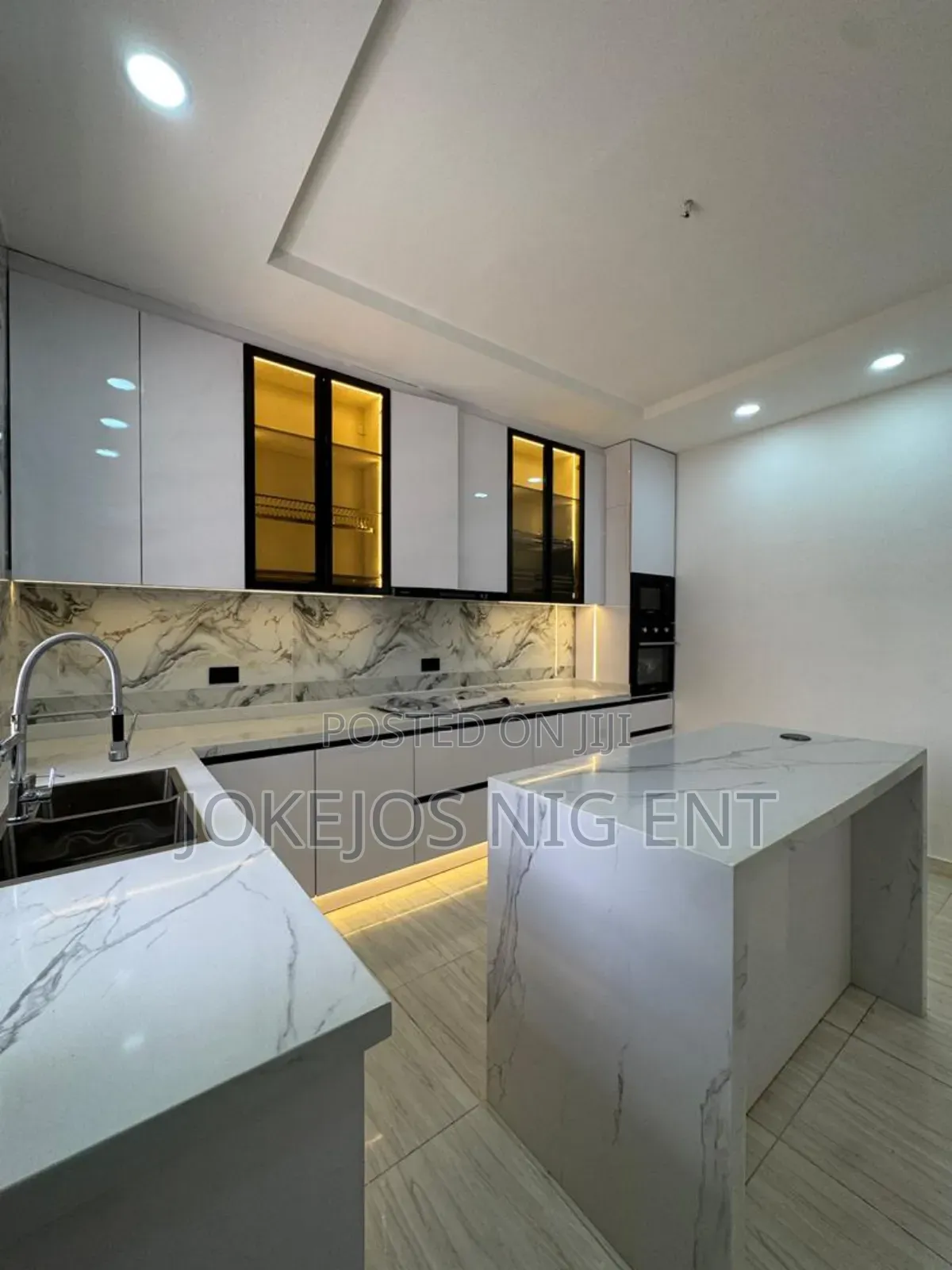 3bdrm Maisonette in Lekki Phase 1 for sale