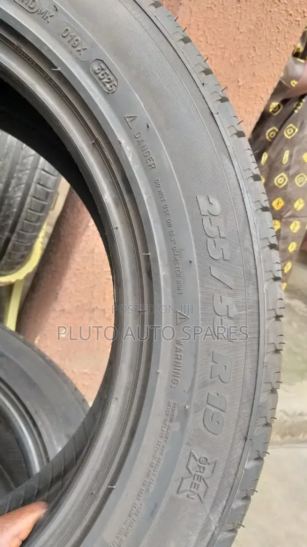 255/55r19 Michelin Run on Flat All Kinds of Tires Available