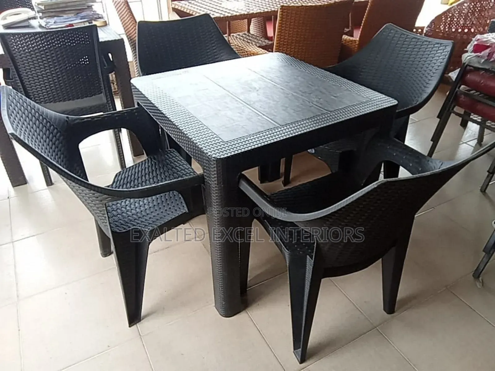 Modern 4-Seater Rattan-Style Dining Set