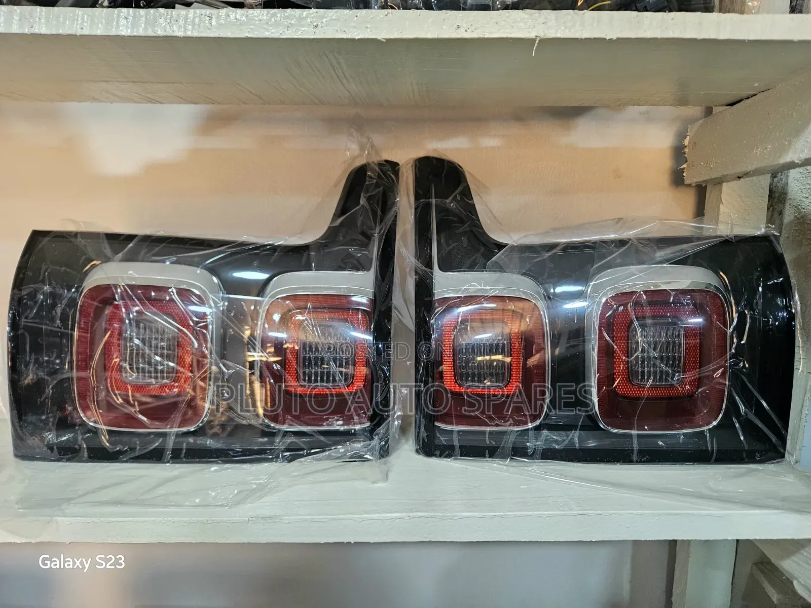 Back Lights of Range Rover Vogue 2020