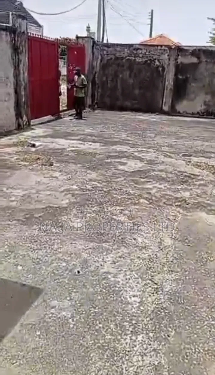 Warehouse at Parapo, Awoyaya for Lease