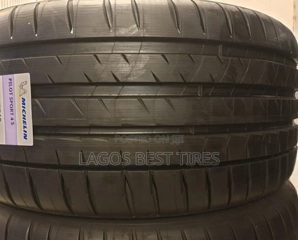 Michelin Pilot Sport 4 S (285/40zr23) - Brand New
