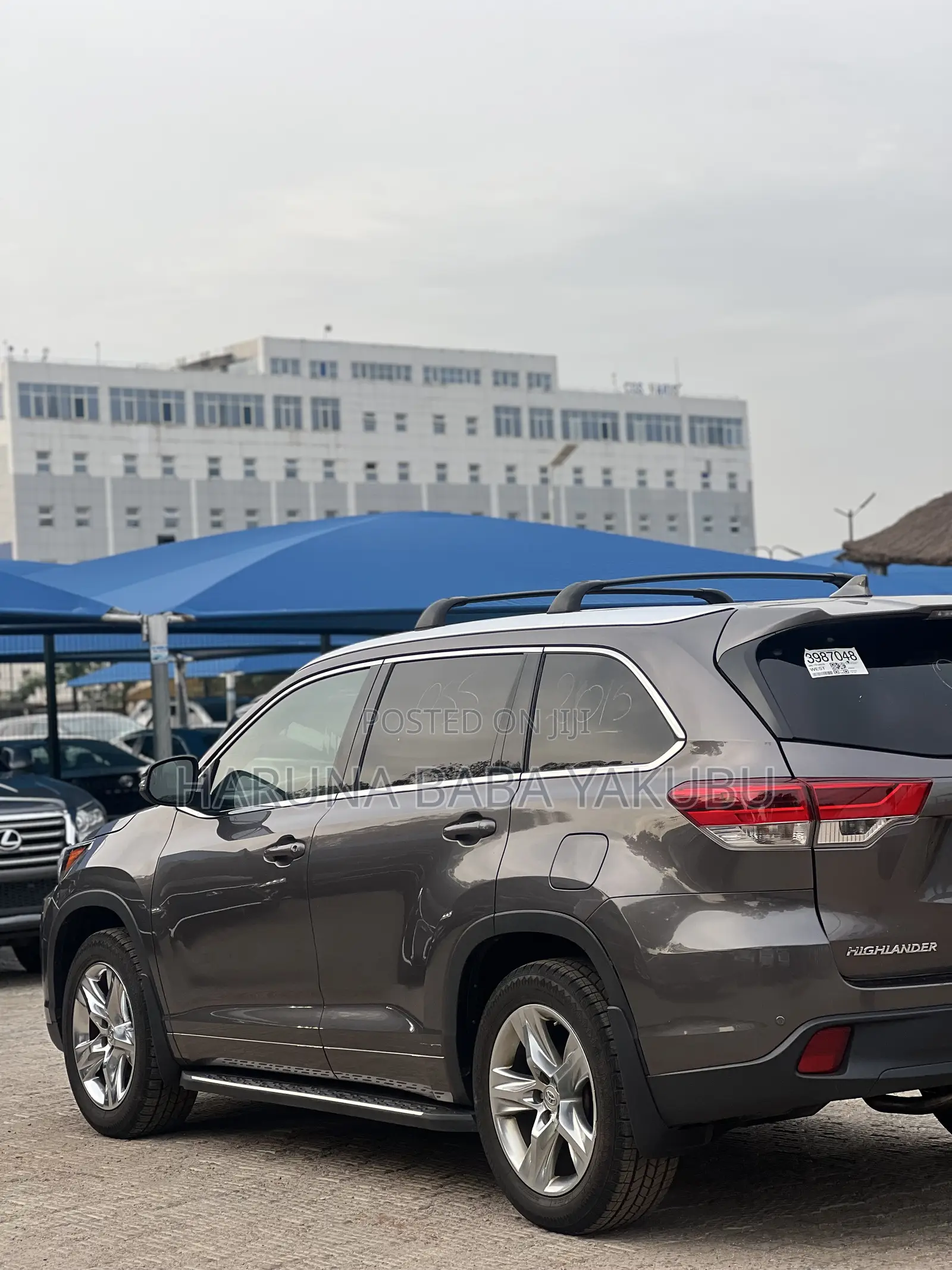 Toyota Highlander Limited 4x4 V6 (3.5L 6cyl 8A) 2018 Gray
