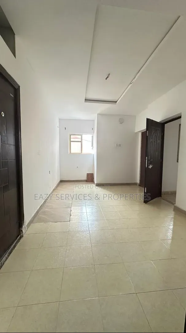 Mini Flat in Gated And Secured, Osapa london for rent