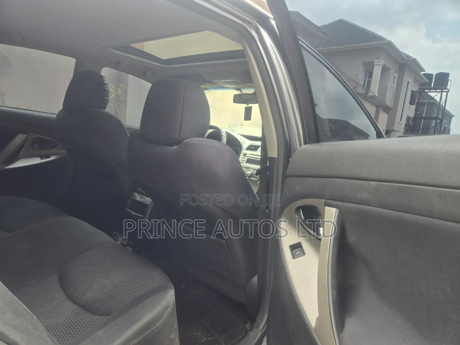 Toyota Camry SE 4dr Sedan (2.5L 4cyl 6AM) 2010 Gray