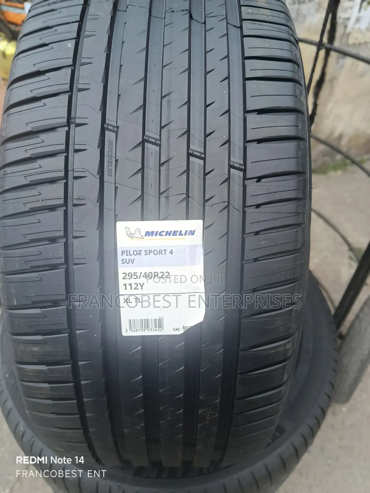 295/40r22 Michelin Tire