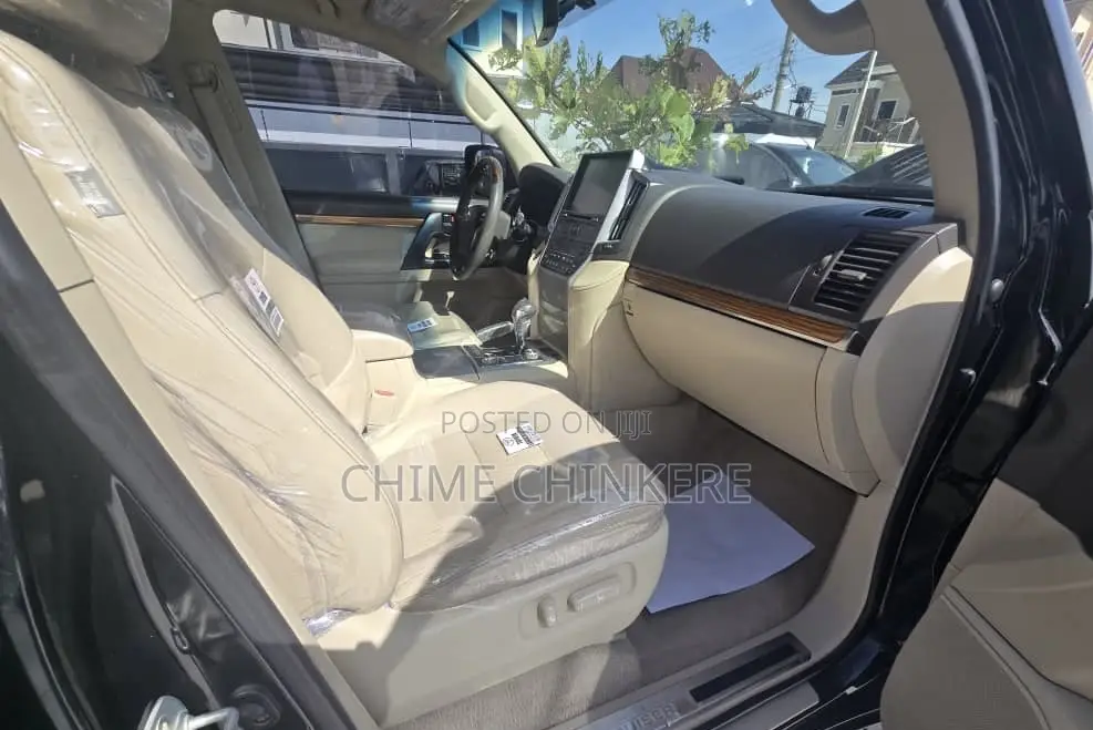 Toyota Land Cruiser 4.0 V6 GXR 2019 Black