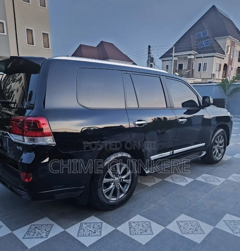 Toyota Land Cruiser 4.0 V6 GXR 2019 Black