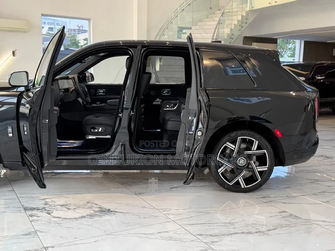 New Rolls-Royce Cullinan 2026 Black