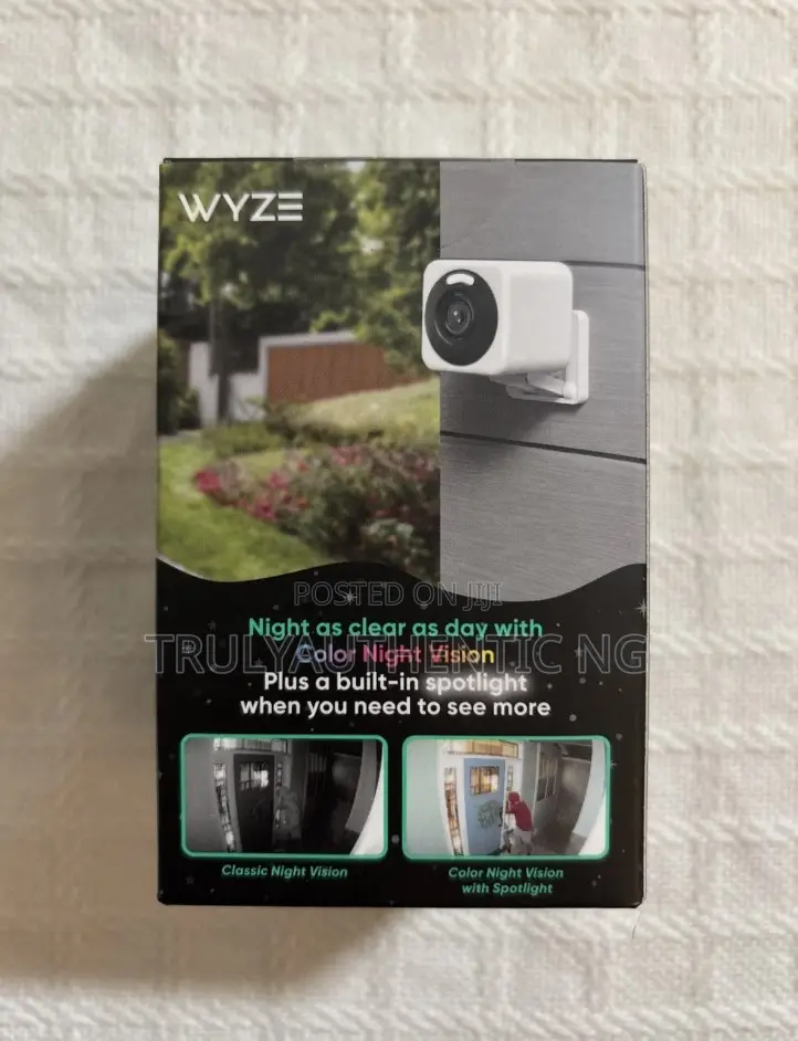 Wyze Cam V4
2. Camera With Night Vision Spotlight