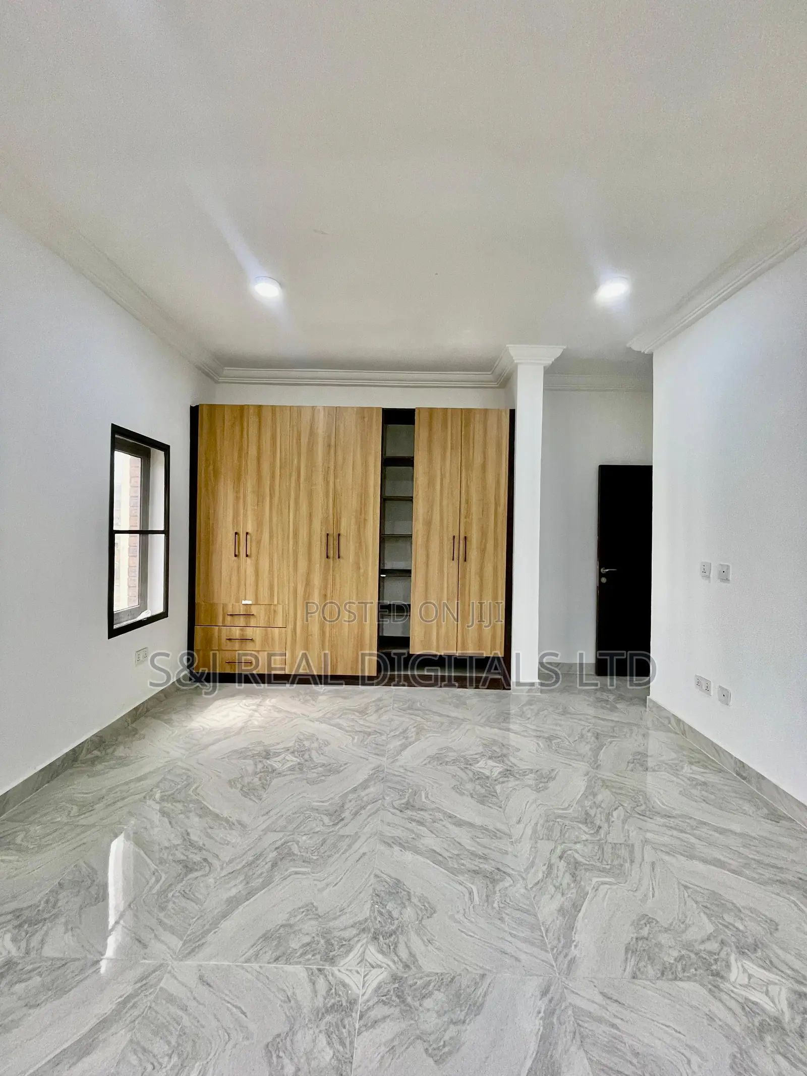 20bdrm Apartment in Katampe (Main) for sale