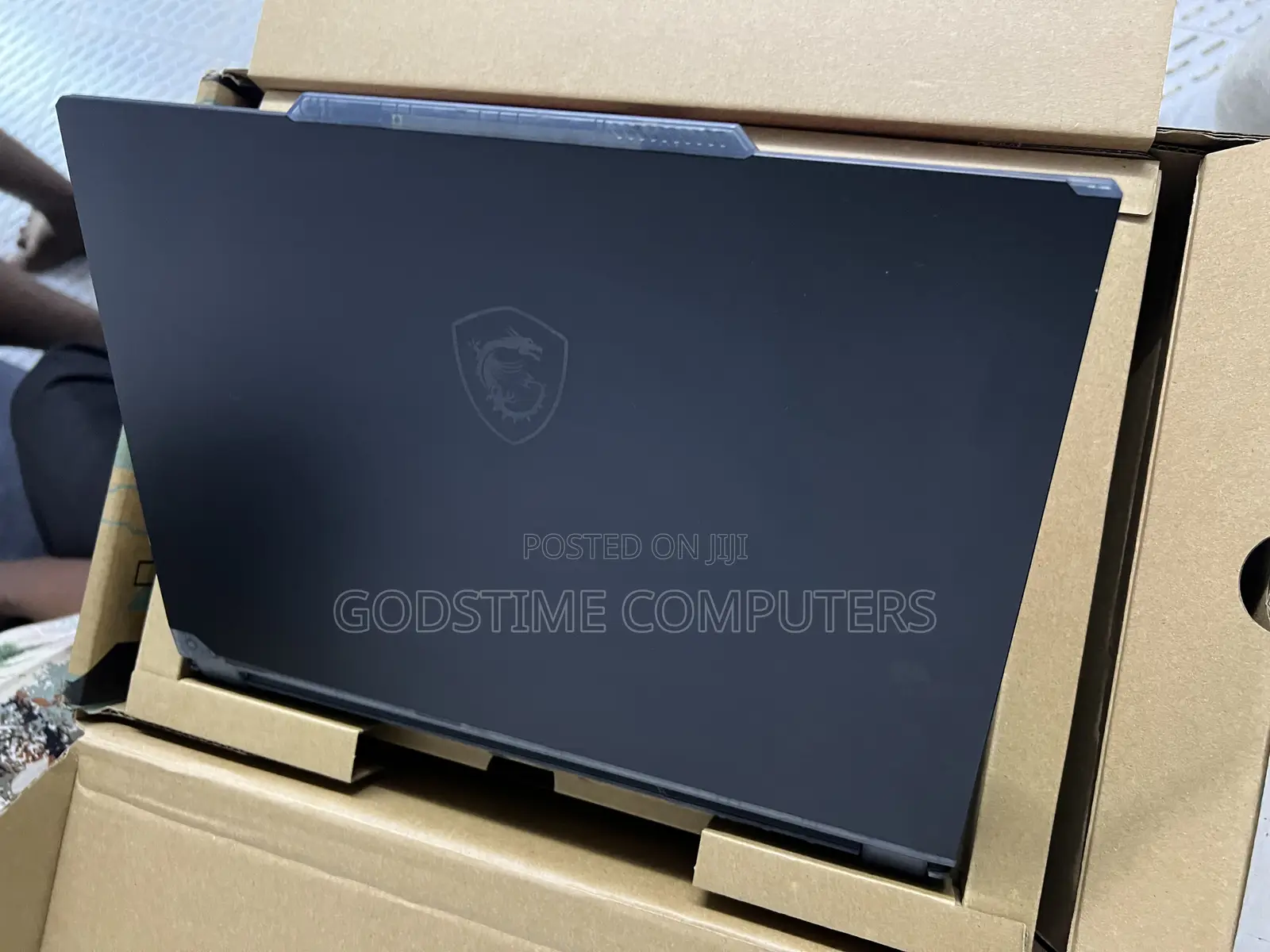 New Laptop MSI Cyborg 14 16GB Intel Core i7 SSD 512GB