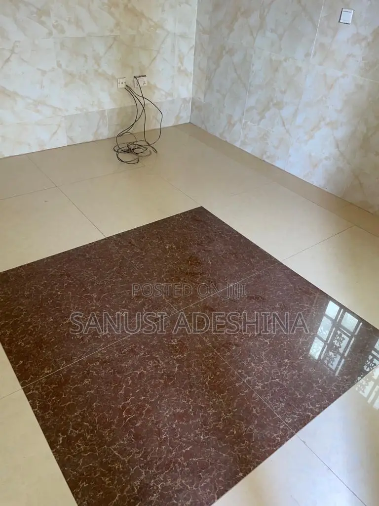 4bdrm Duplex in Supercell Estate for sale