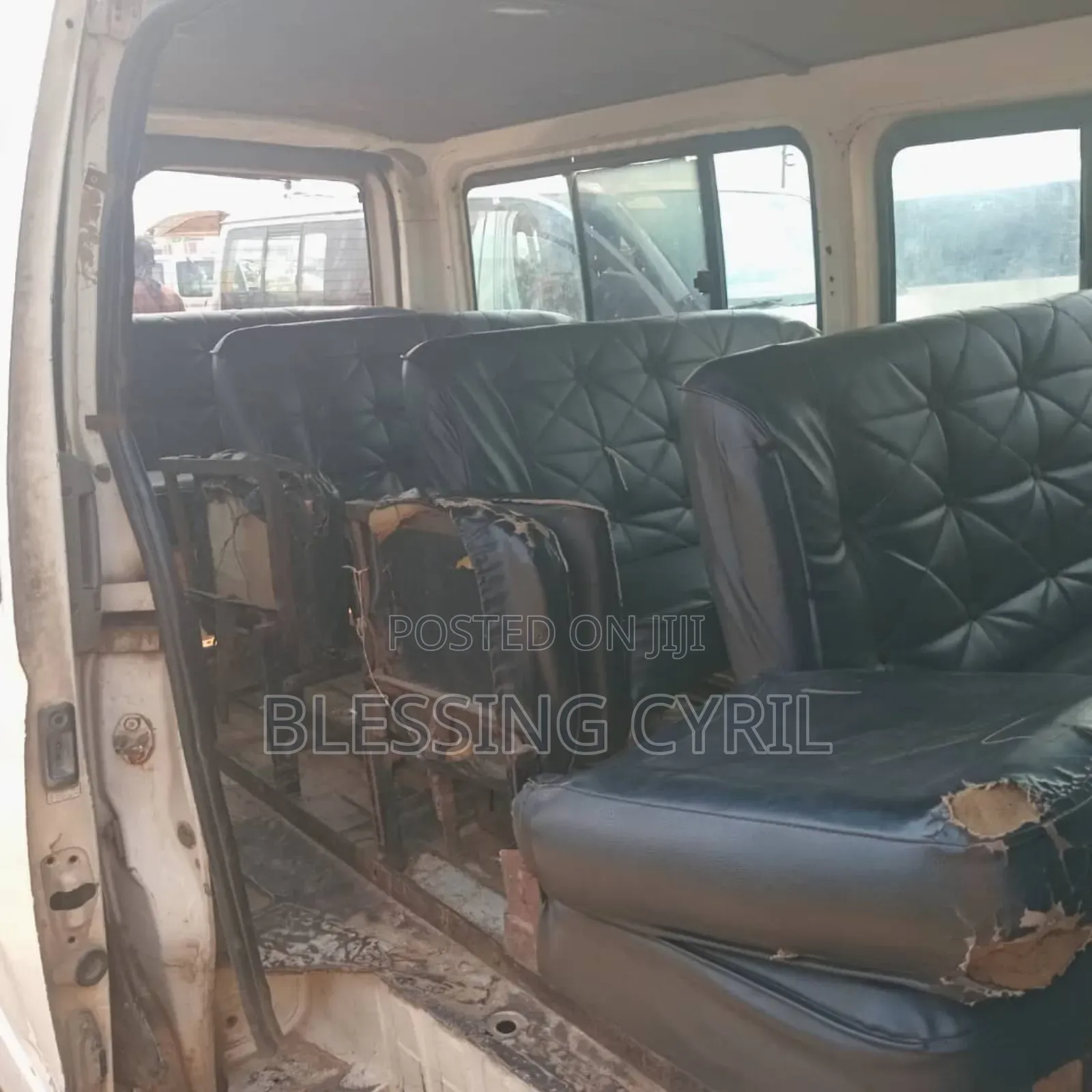 Toyota HiAce 2010 White