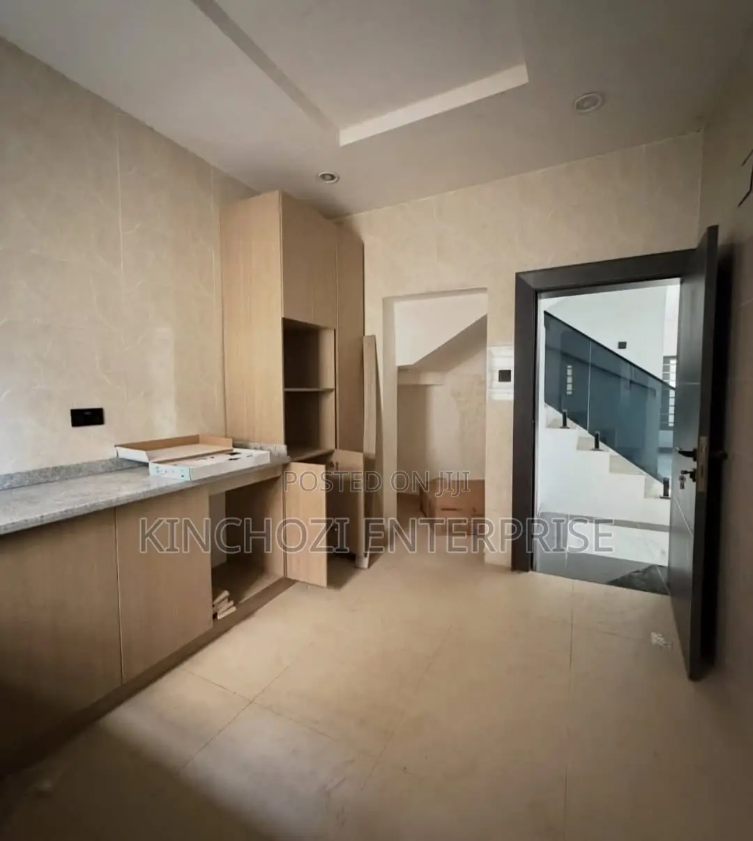 4bdrm Townhouse / Terrace in Katampe Main for rent