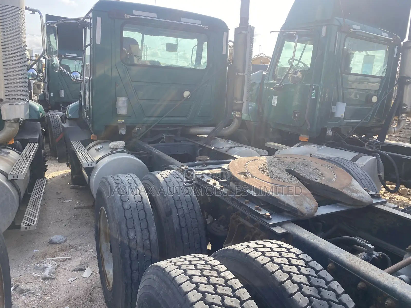 Mack 10 Tires Tractor Hesd