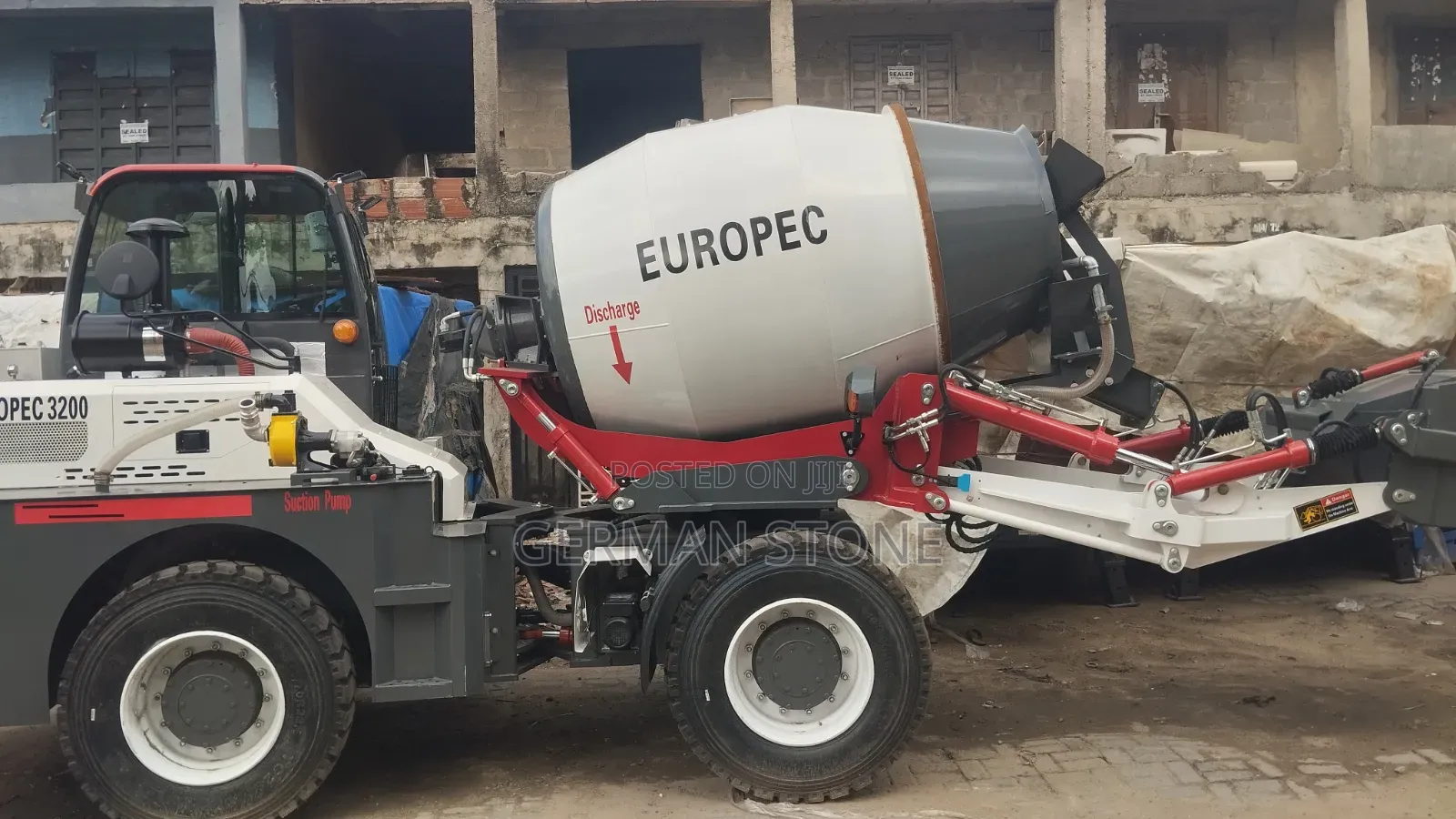 Europec 3200 Self-Loading Concrete Mixer, Common