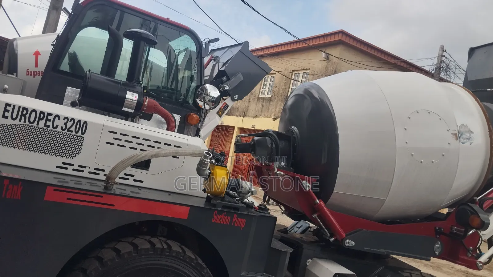 Europec 3200 Self-Loading Concrete Mixer, Common