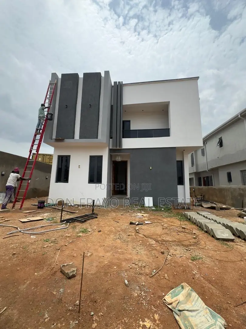 4bdrm Duplex in Main Jericho Gra for sale