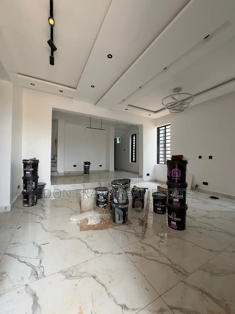 4bdrm Duplex in Main Jericho Gra for sale