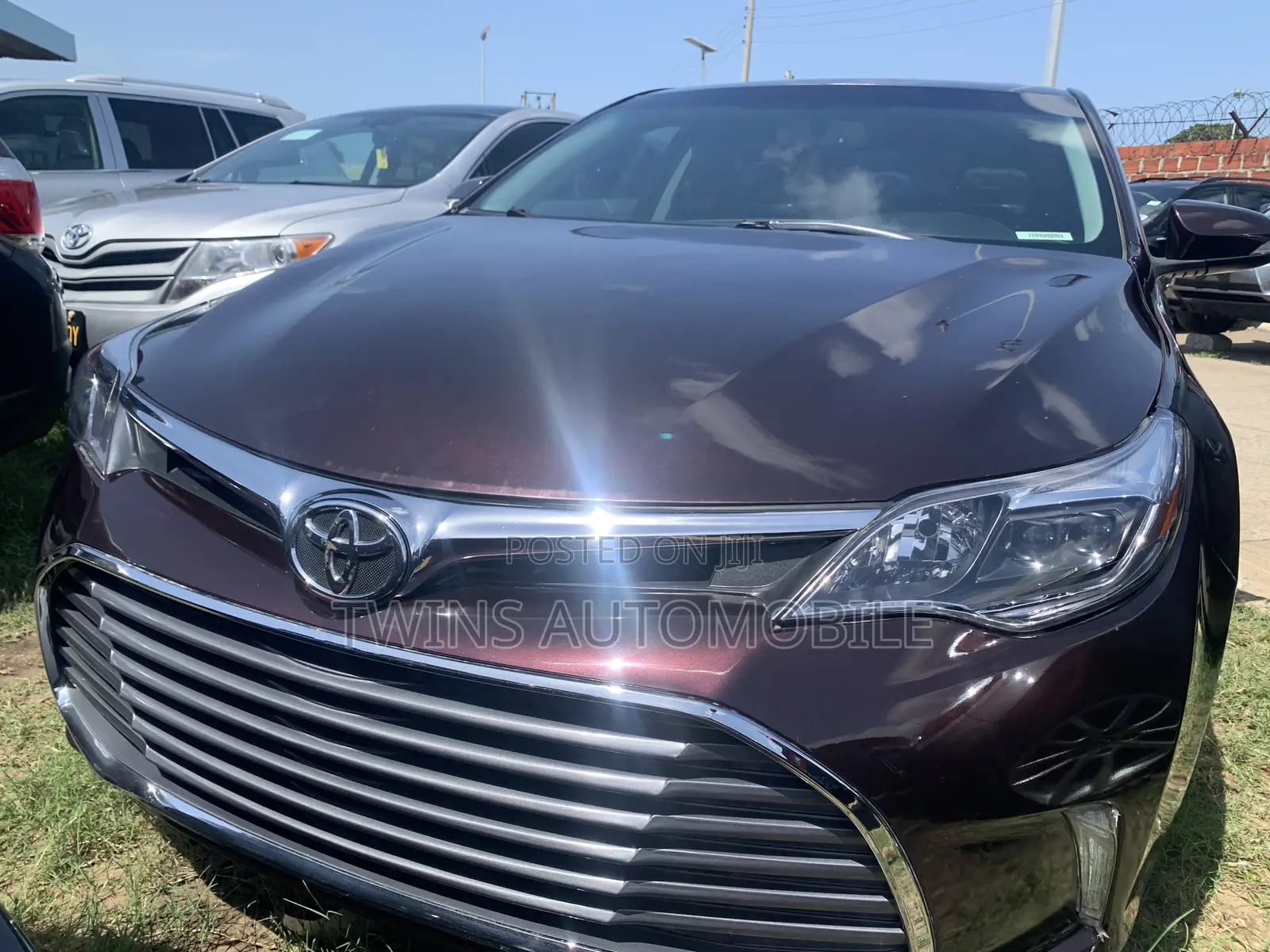 Toyota Avalon Limited 4dr Sedan (3.5L 6cyl 6A) 2015 Burgundy