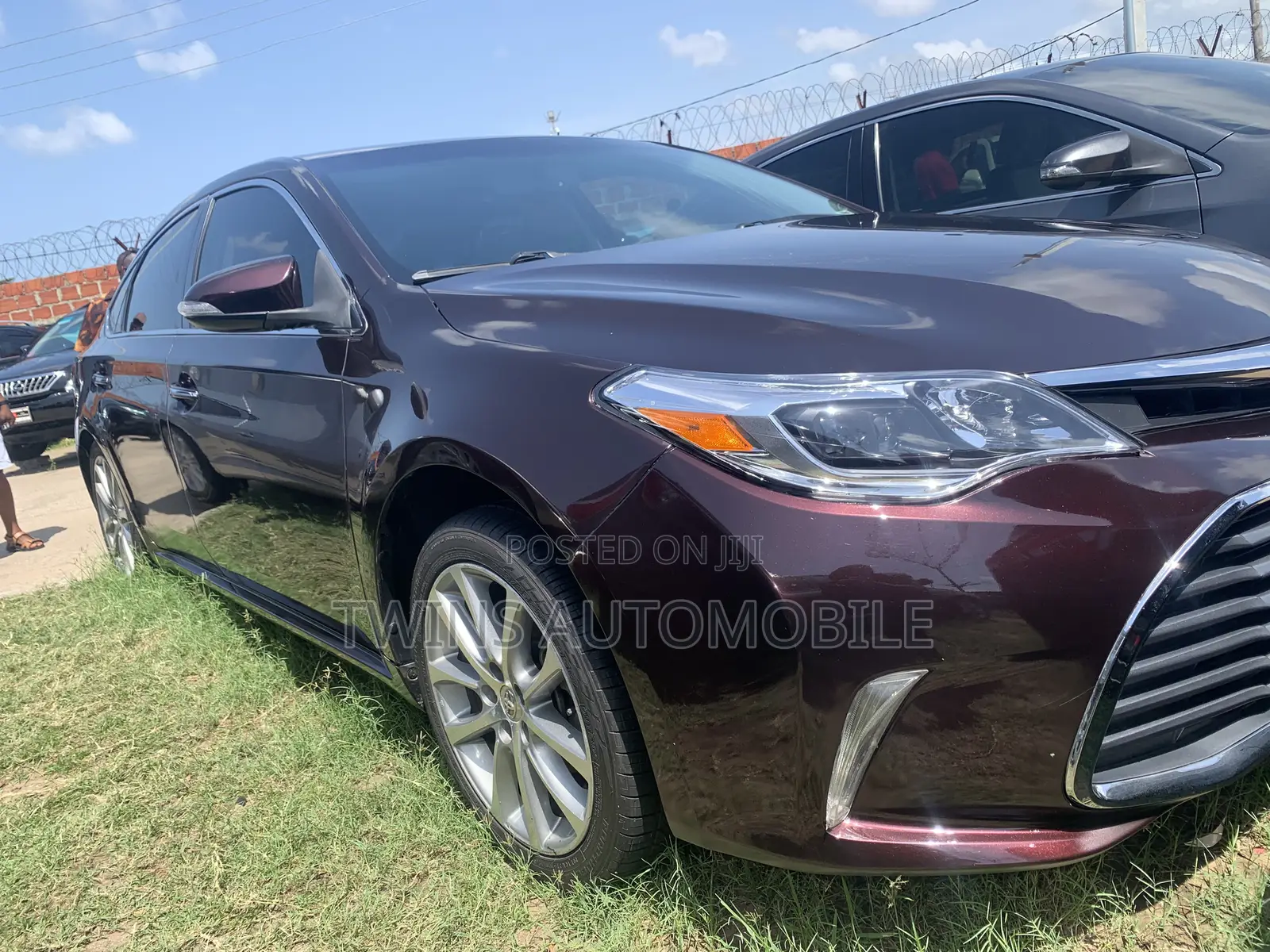 Toyota Avalon Limited 4dr Sedan (3.5L 6cyl 6A) 2015 Burgundy