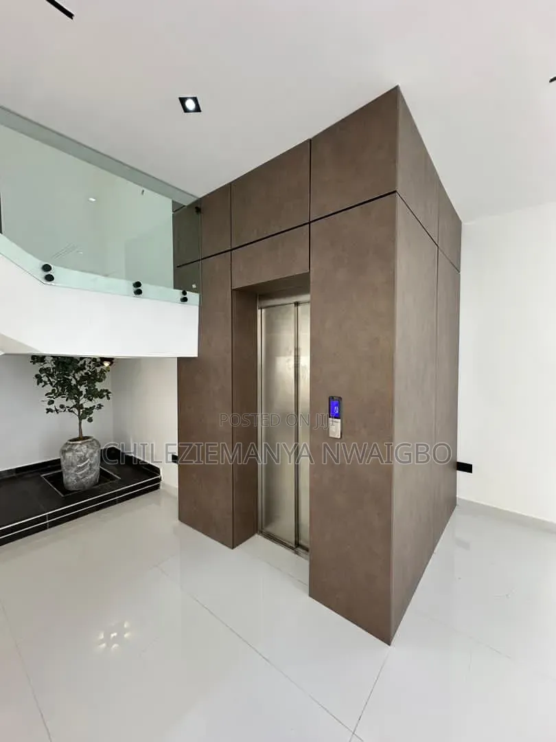 5bdrm Duplex in Ikate for sale