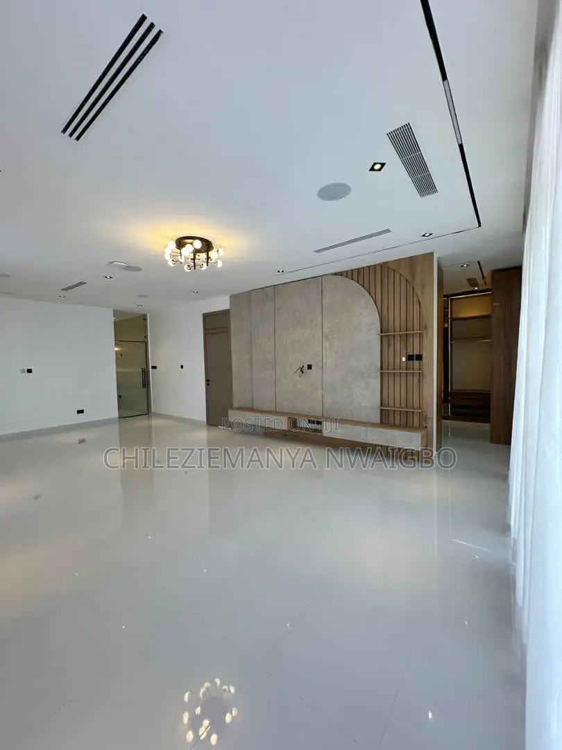 5bdrm Duplex in Ikate for sale