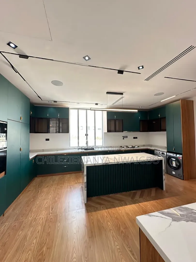 5bdrm Duplex in Ikate for sale