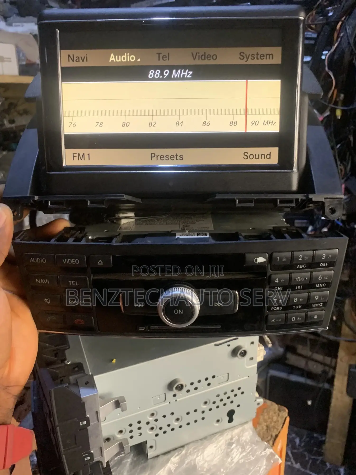 300 Pop Up Screen With Bluetooth