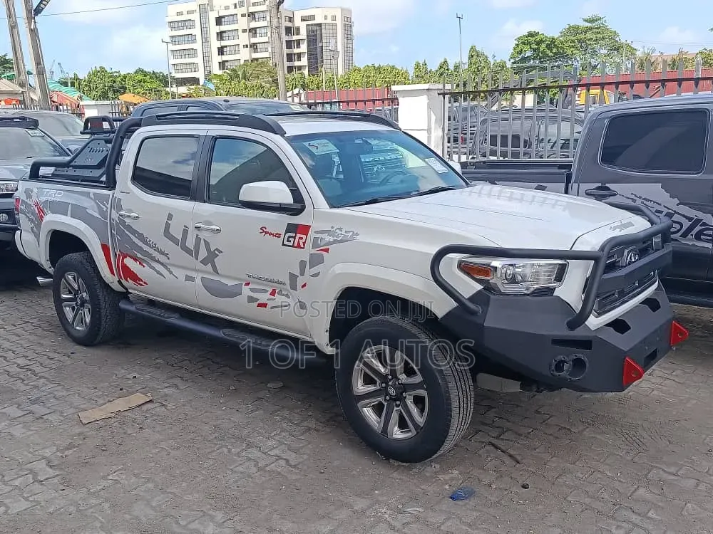 Toyota Tacoma Limited 2017 White