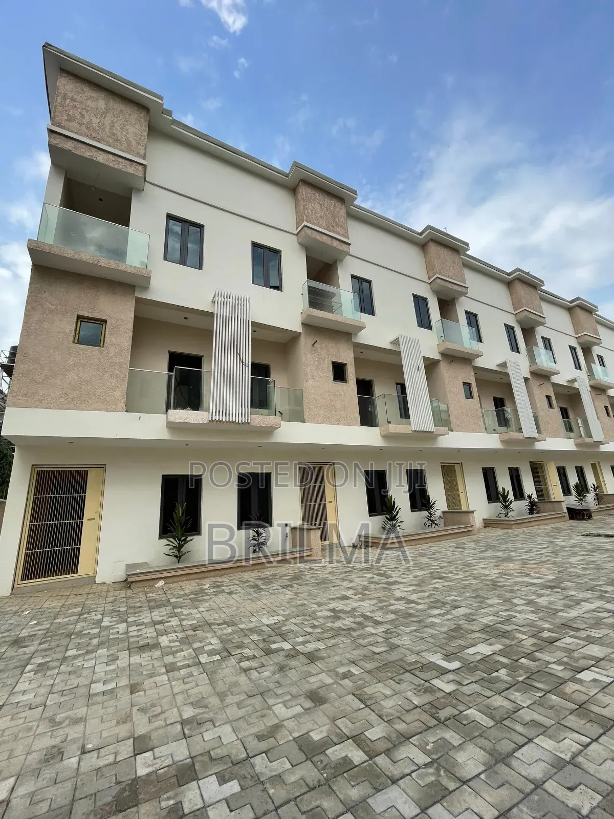 4bdrm Duplex in Jahi for sale