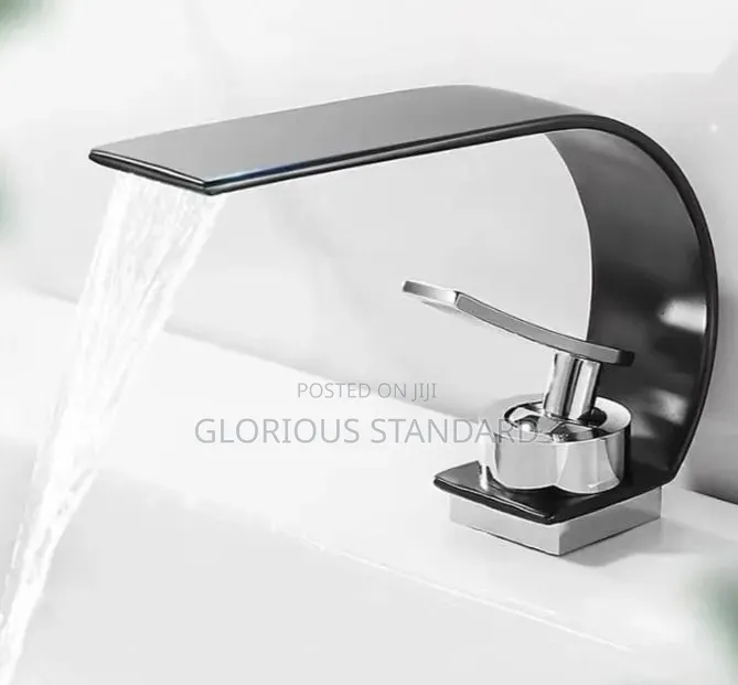 Executive Curve Basin Mixer England Standard