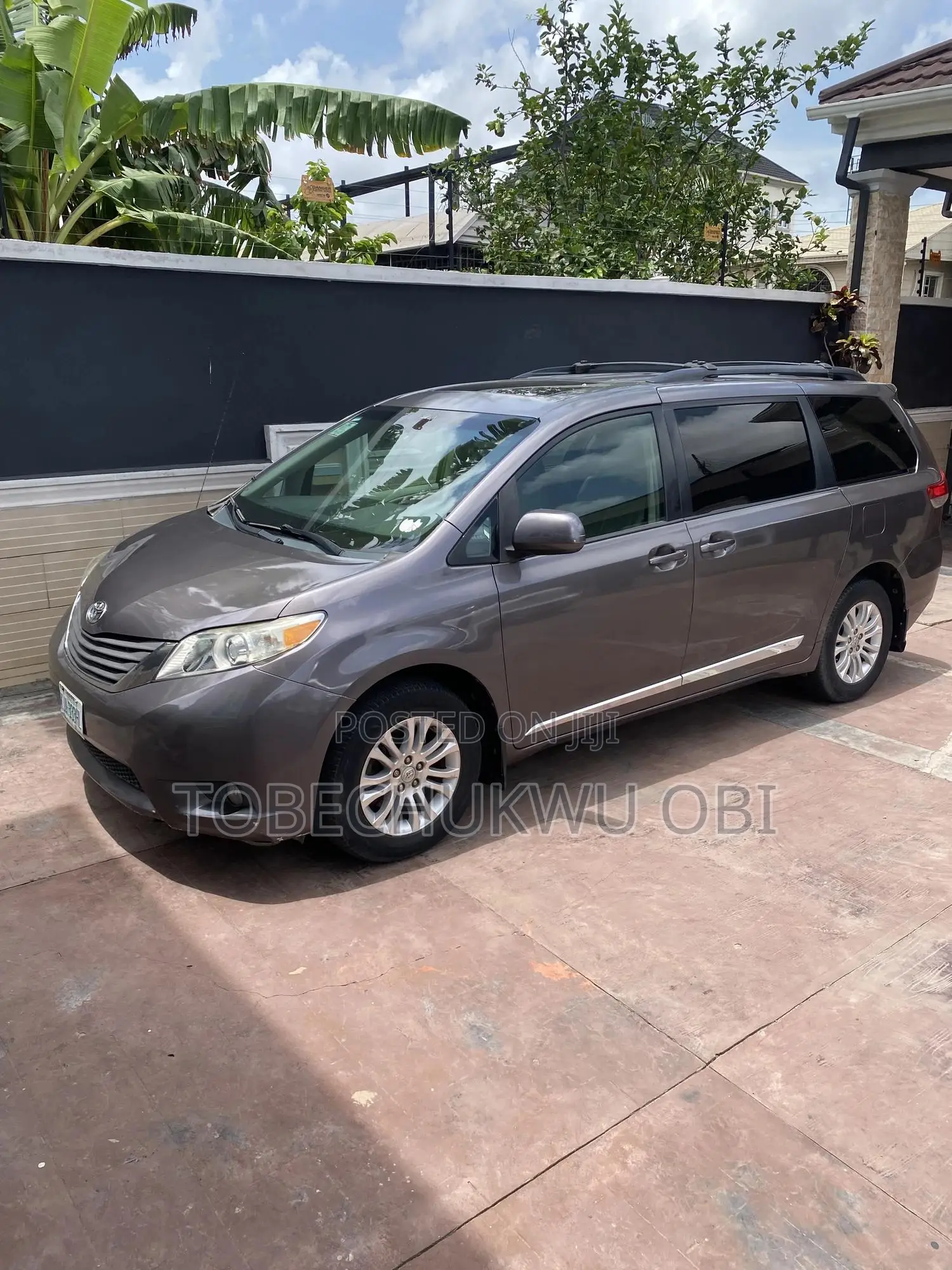 Toyota Sienna XLE 7 Passenger 2012 Gray
