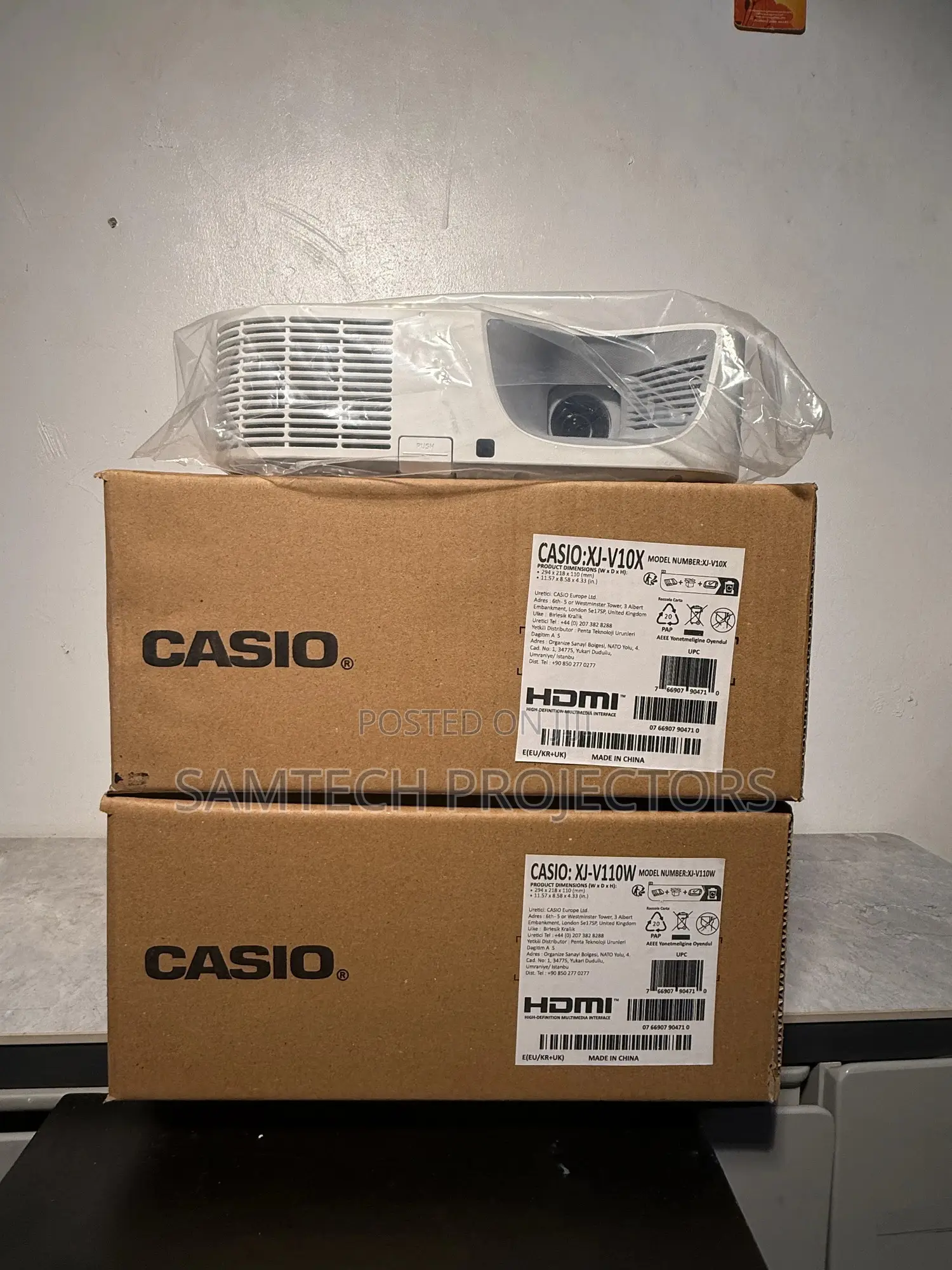 Casio Xj-V10x DLP Hybrid Light Source Laser Portable Projector
