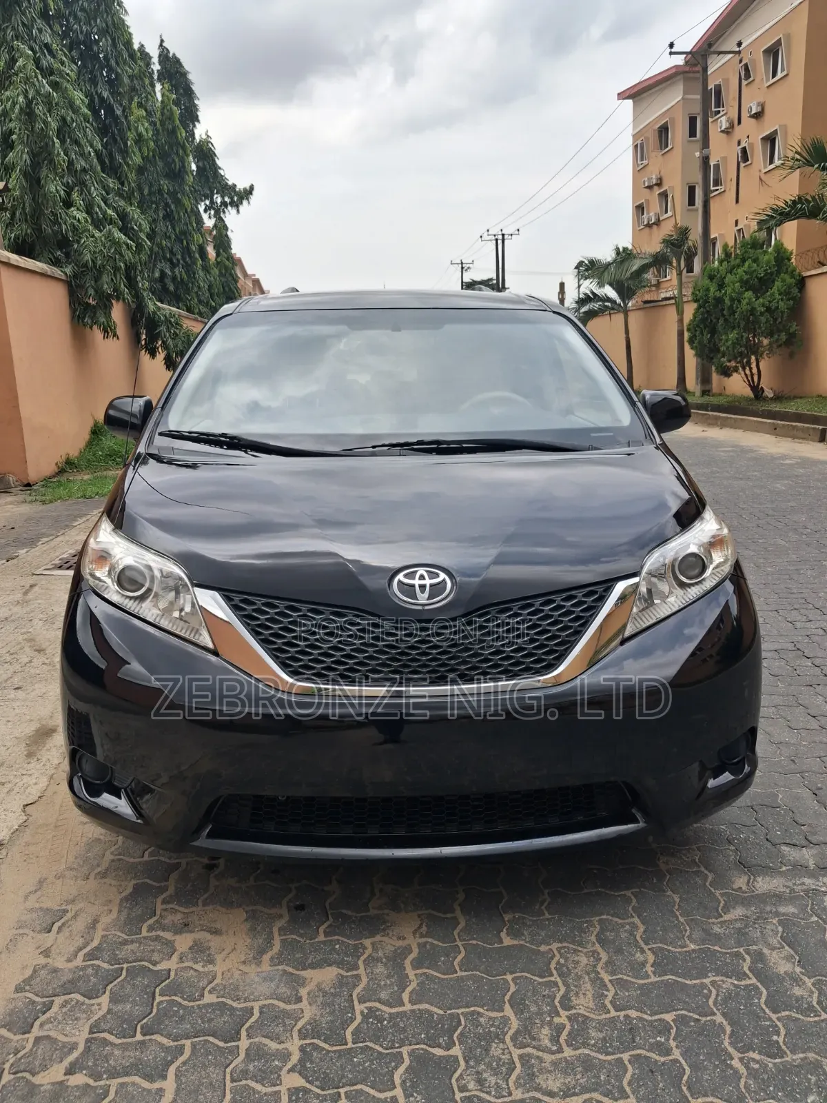 Toyota Sienna 2015 Black