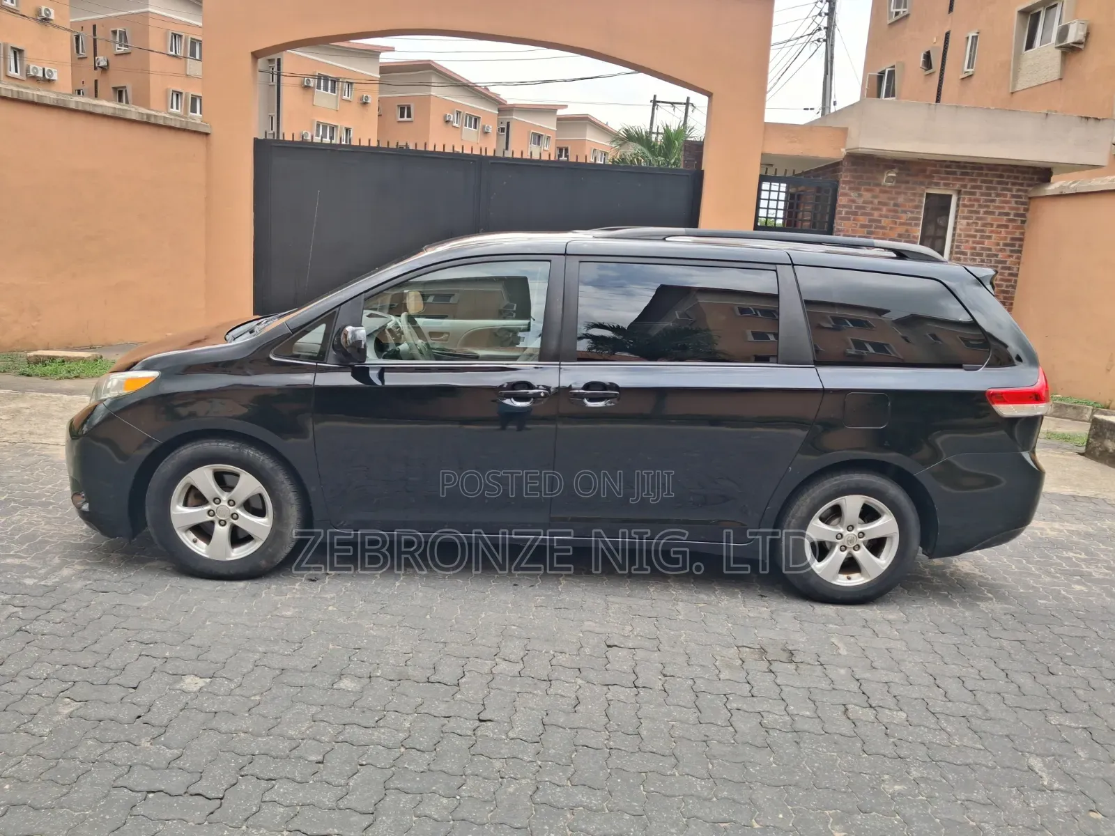 Toyota Sienna 2015 Black