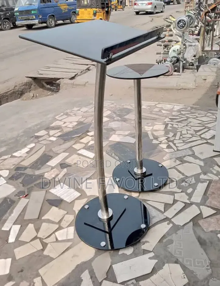 Church Pulpit and Stool (Single Pole)