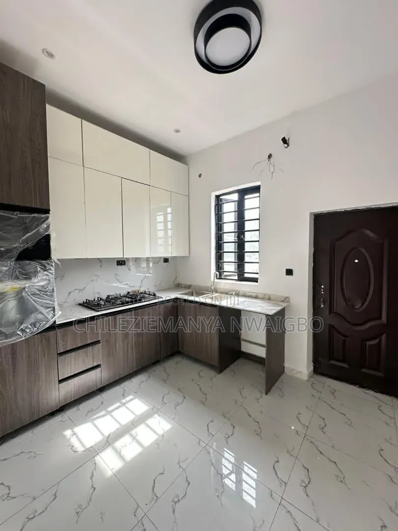 4bdrm Townhouse/Terrace in Lekki Expressway for sale