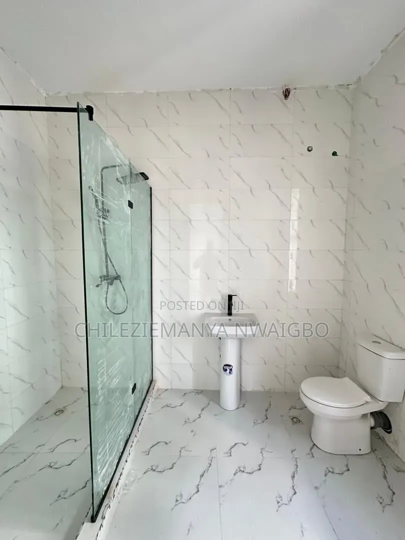 4bdrm Townhouse/Terrace in Lekki Expressway for sale