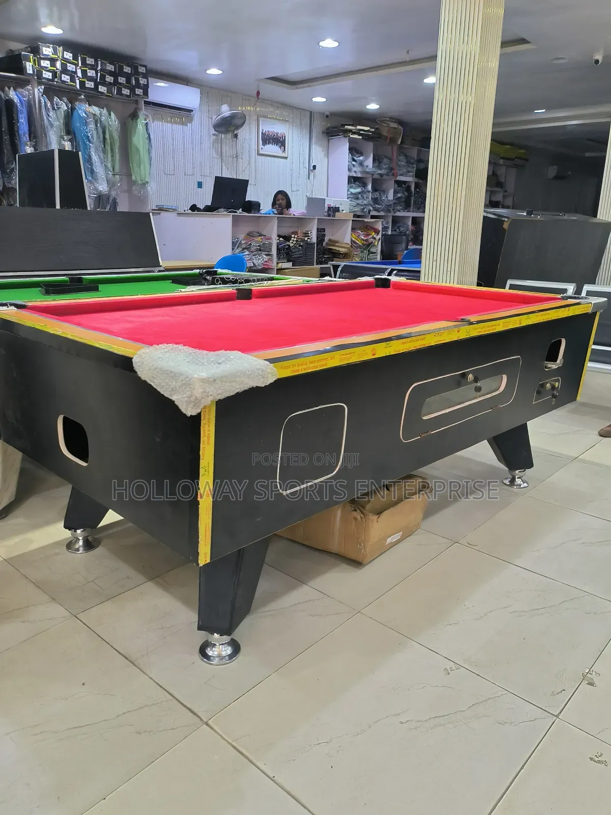 7ft Coin Operated Pool Table