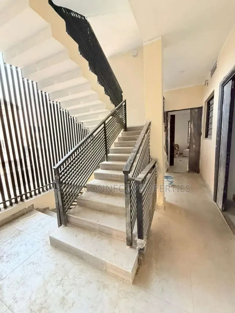 2bdrm Apartment in Papa Ajao / Surulere for sale