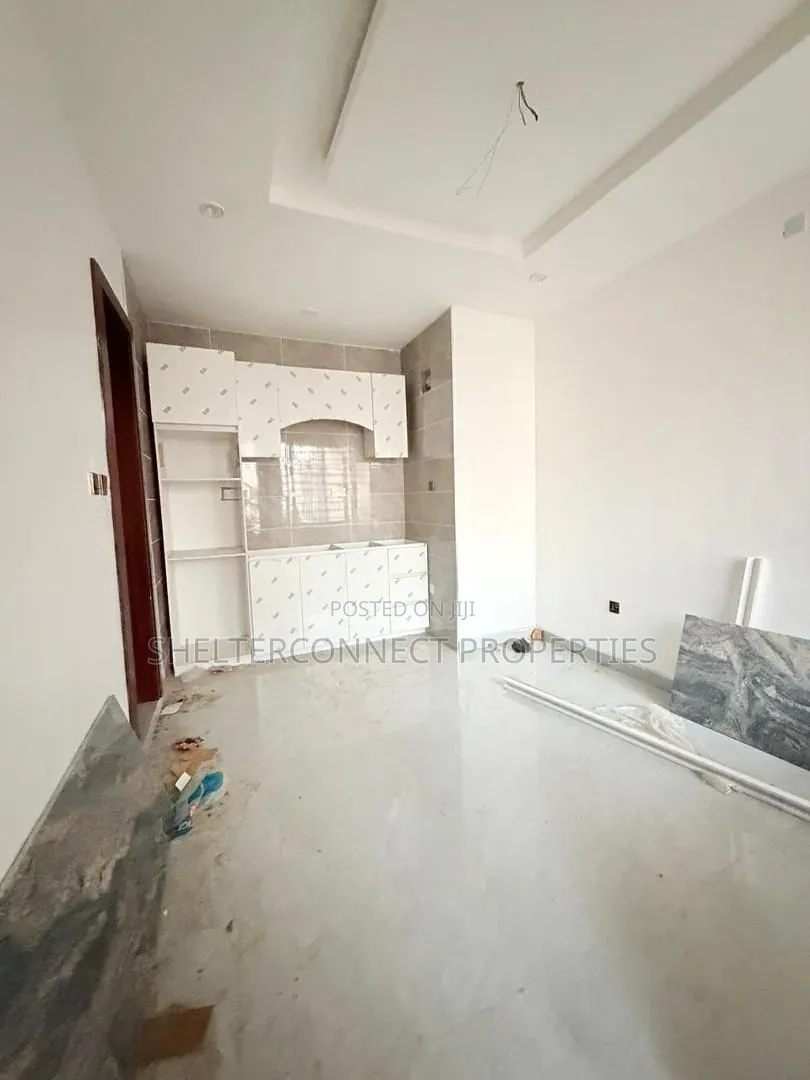2bdrm Apartment in Papa Ajao / Surulere for sale