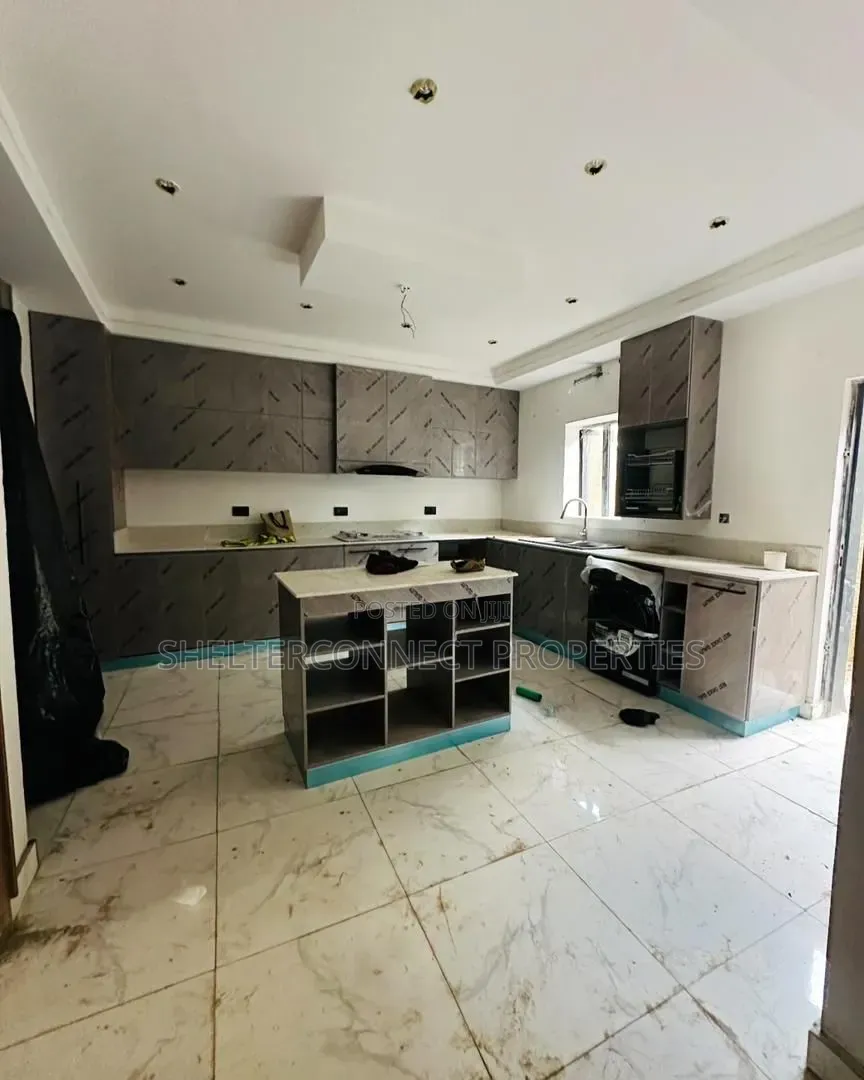 4bdrm Duplex in Adeniyi Jones for sale