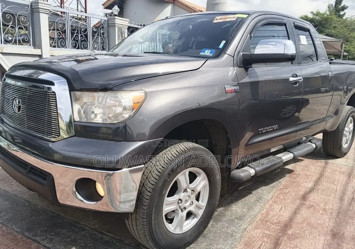 Toyota Tundra Double Cab 4x4 Limited 2012 Gray