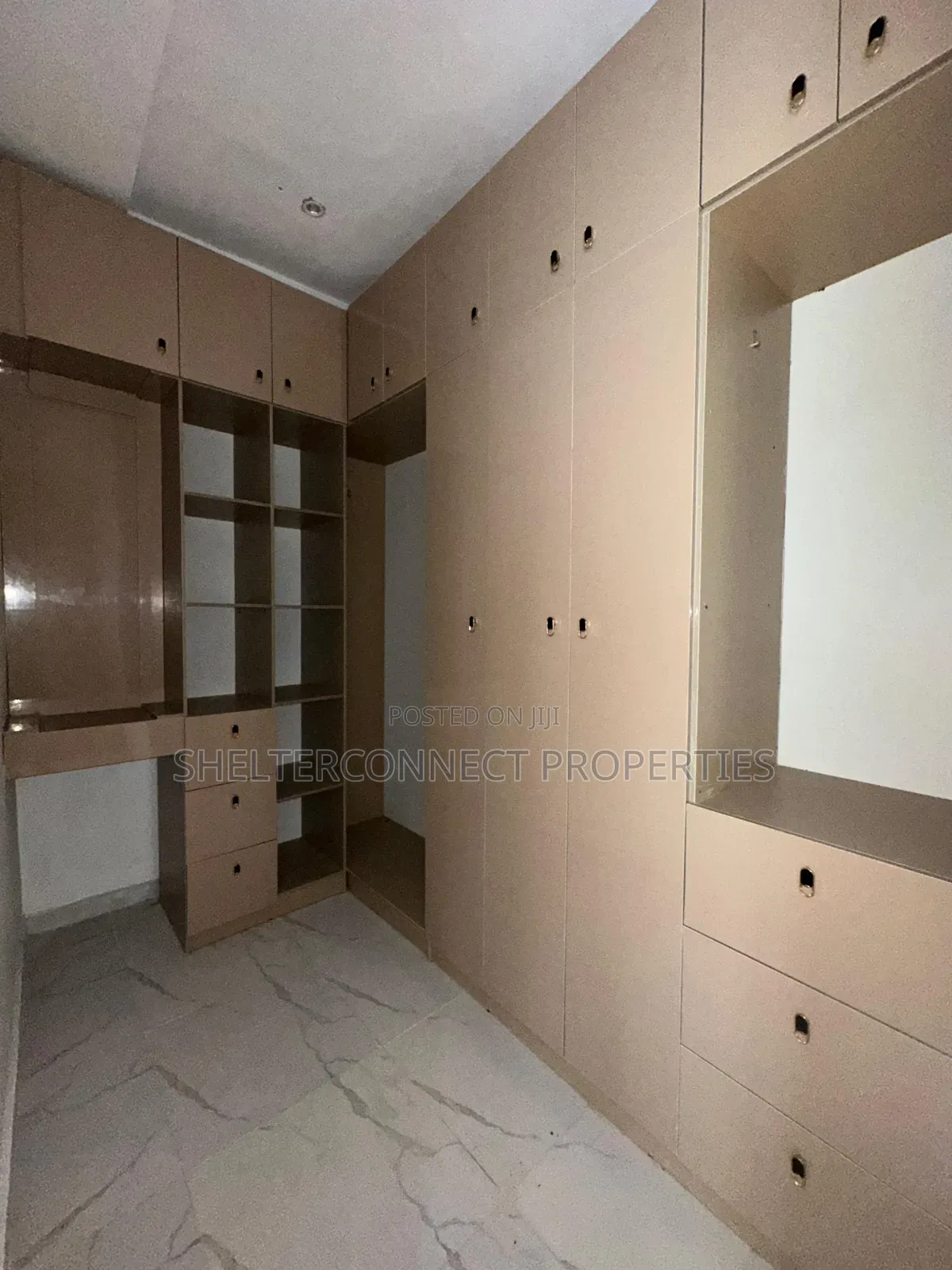 4bdrm Duplex in Lekki Expressway for rent