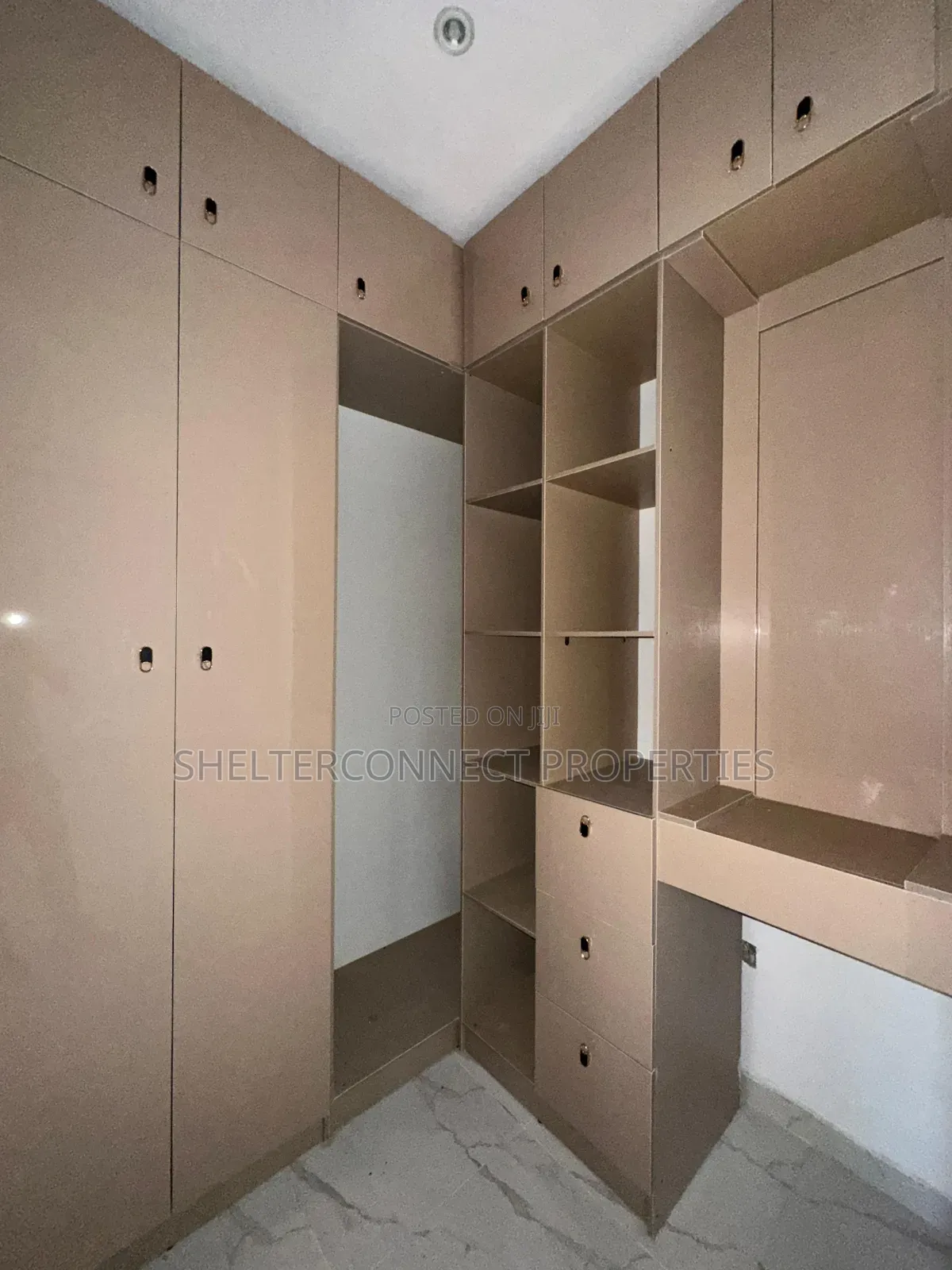 4bdrm Duplex in Lekki Expressway for rent