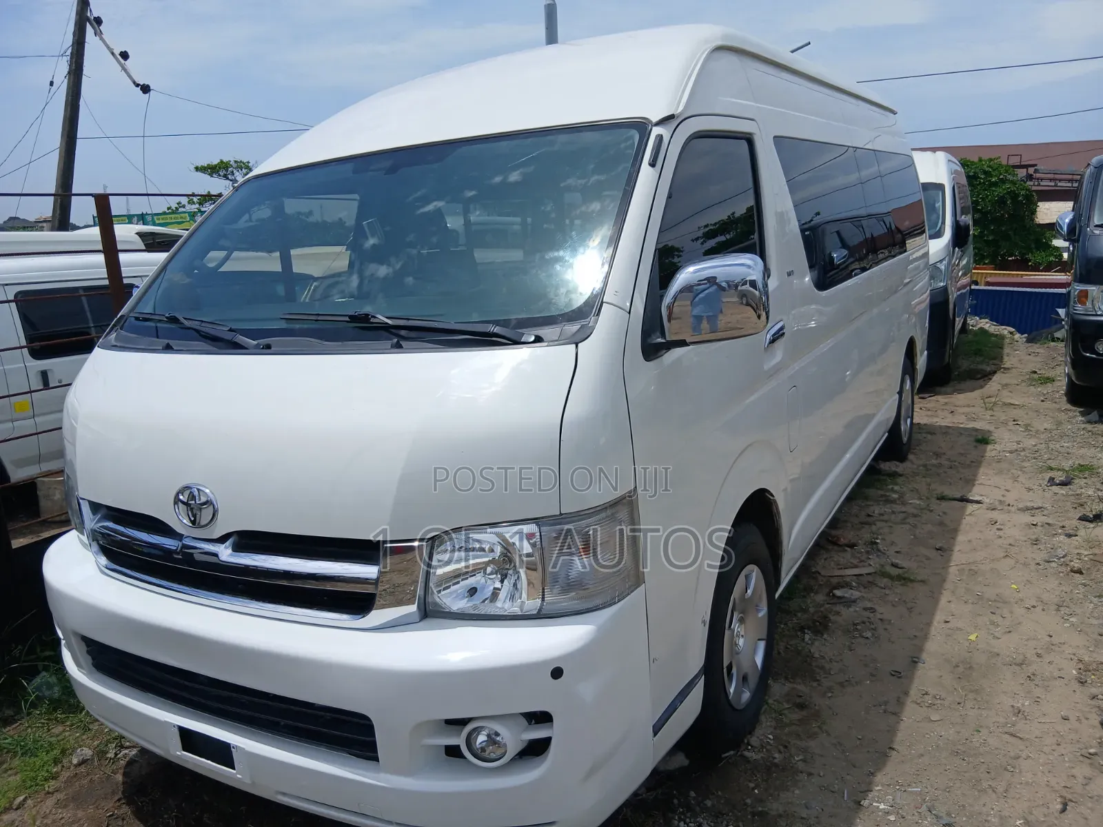 Toyota HiAce 2012 White