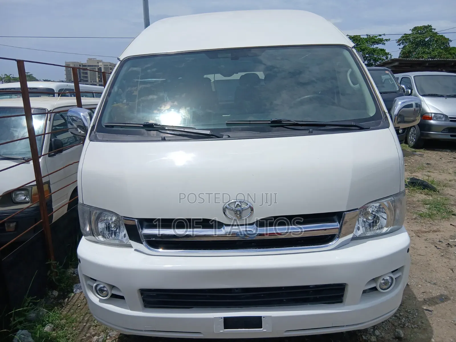 Toyota HiAce 2012 White